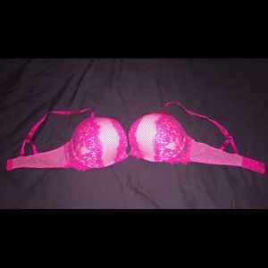 Victoria’s Secret bombshell bra